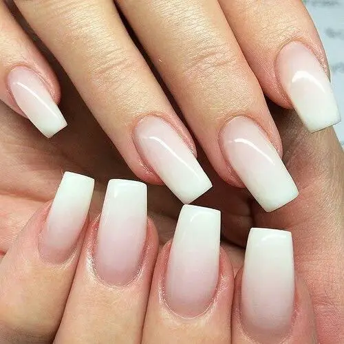 Esmaltação branca ombre