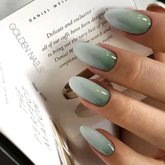 Esmaltação ombre verde 