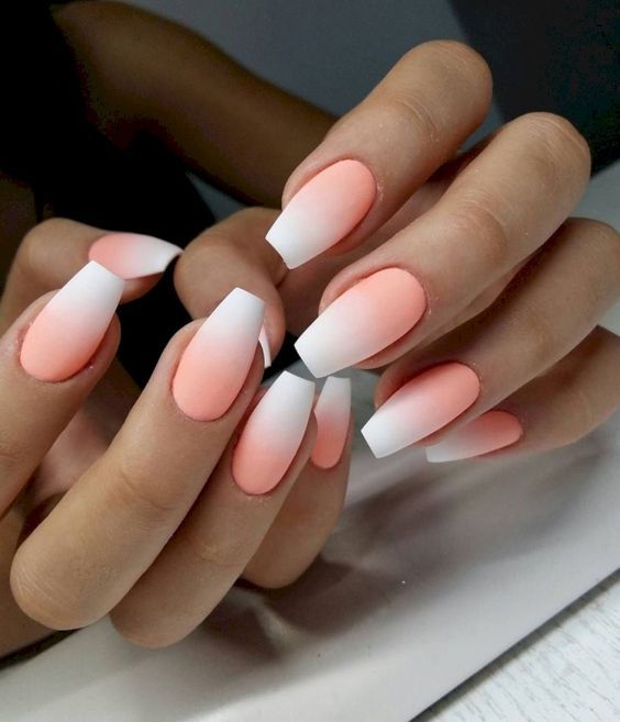 Esmaltação de unhas degrade