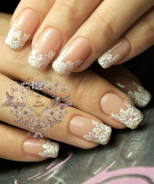 dicas de fotos de unhas decoradas com renda para noivas