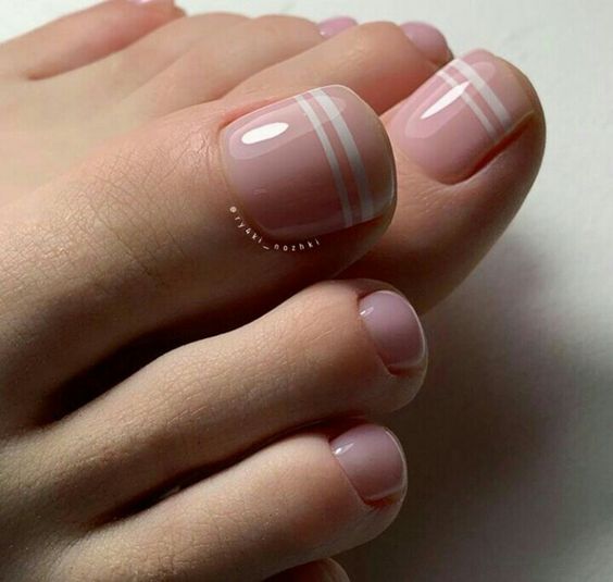 fotos e tipos de unhas dos pés decoradas rosa