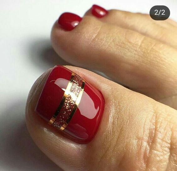 fotos de unhas dos pés decoradas na cor vermelha