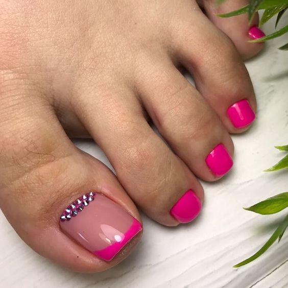 unhas dos pés inglesinha decoradas na cor rosa