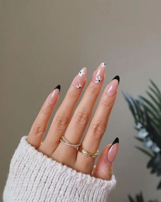 unhas para madrinha em tom escuro