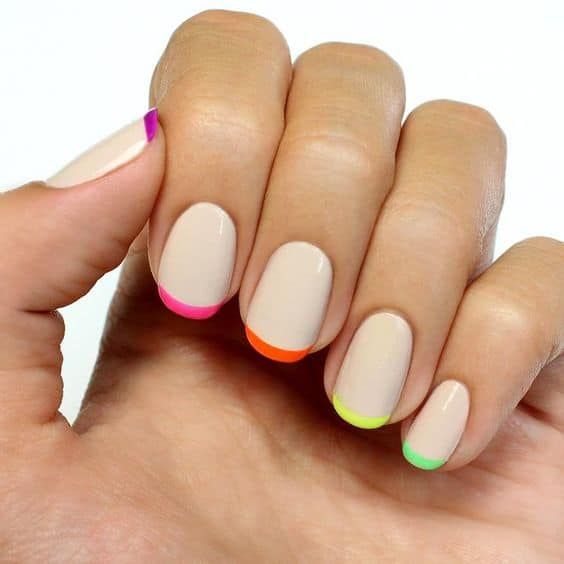 esmalte nude com francesinha