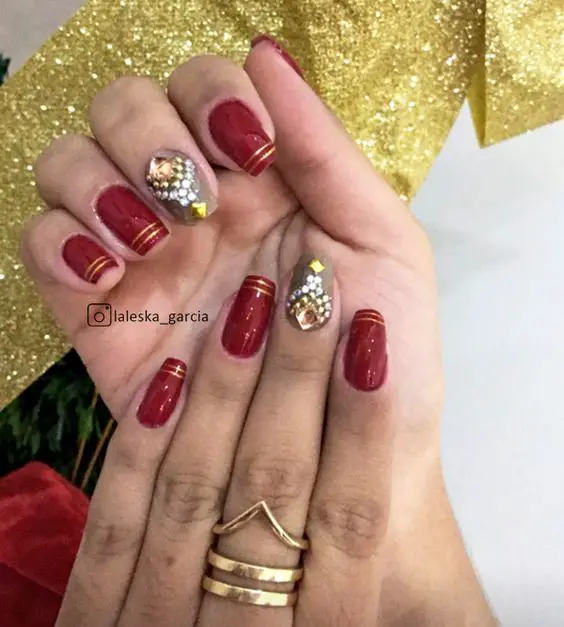 unhas para o natal com pedras e joias