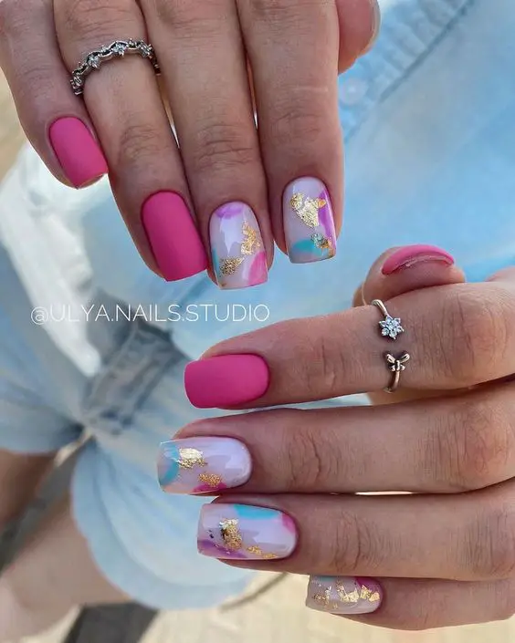 unhas em gel pintadas com rosa vivo