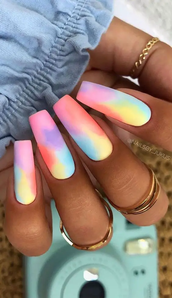 Esmaltação tie-dye fosca