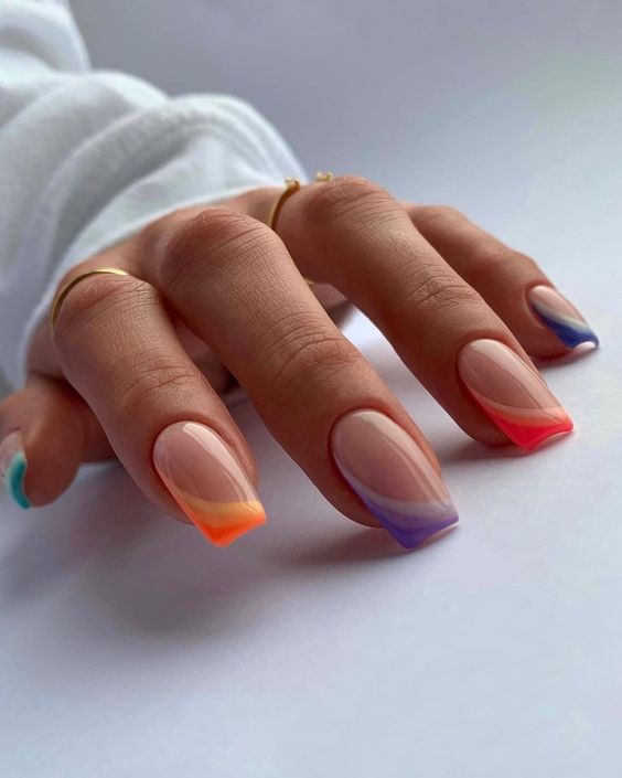 lindas unhas decoradas 2021 com francesinha colorida