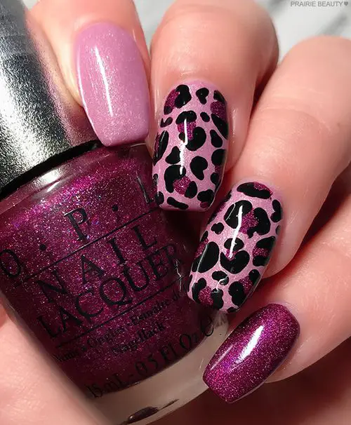 unhas animal print rosa com glitter