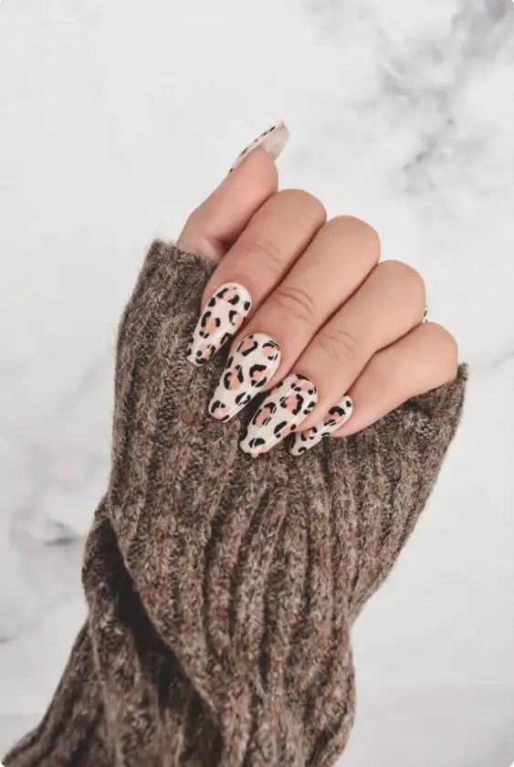 unhas animal print com alongamento em gel