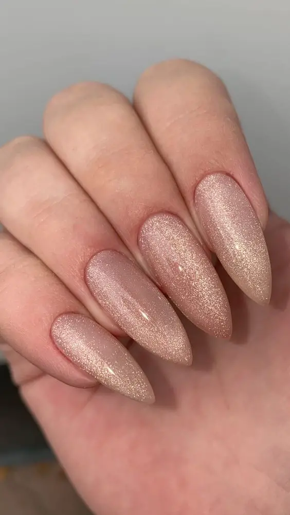 esmaltação com brilho suave rosa envelhecido