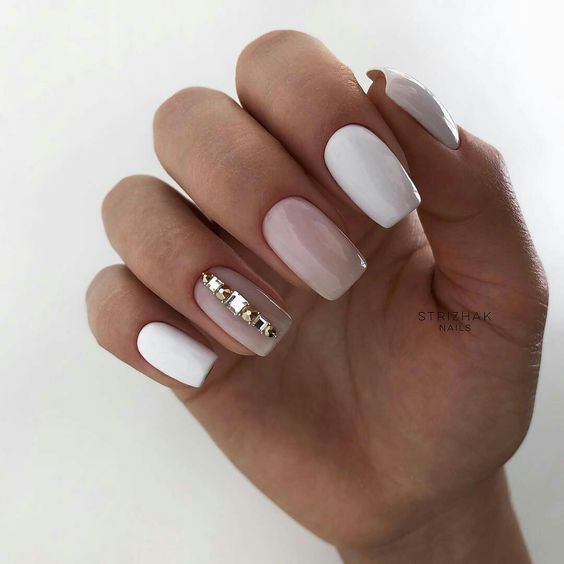 Lindas unhas decoradas branca com nude