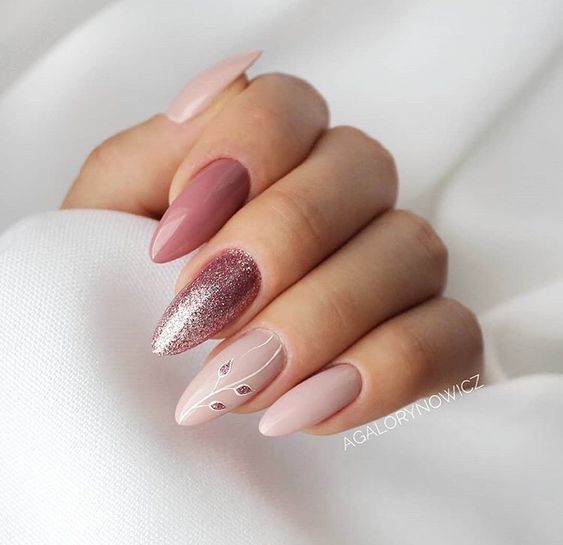 Ideia de unhas decoradas rose nude