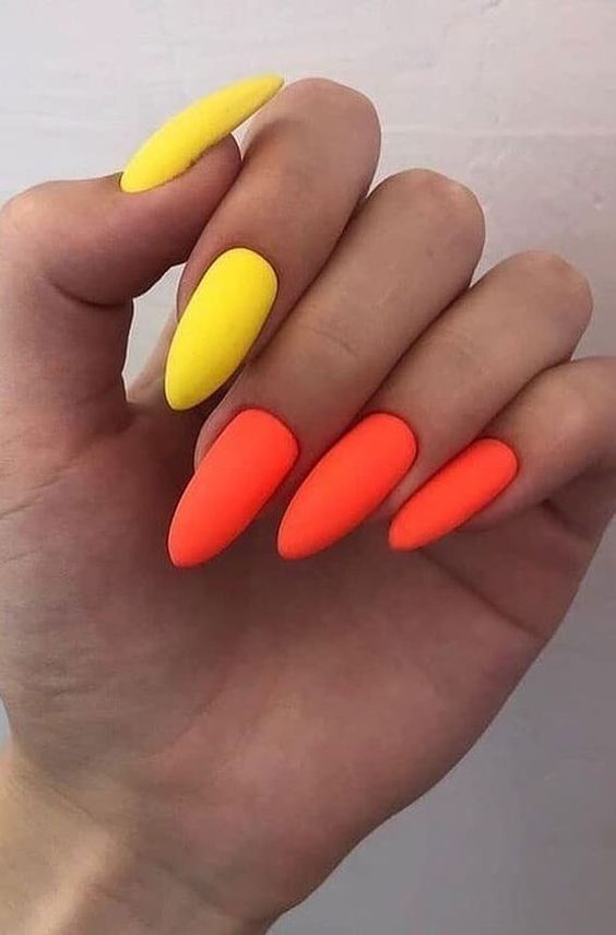 unhas decoradas em gel minimalistas para usar no verão