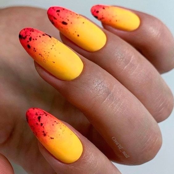 modelos de unhas ombre amarelas e laranjas