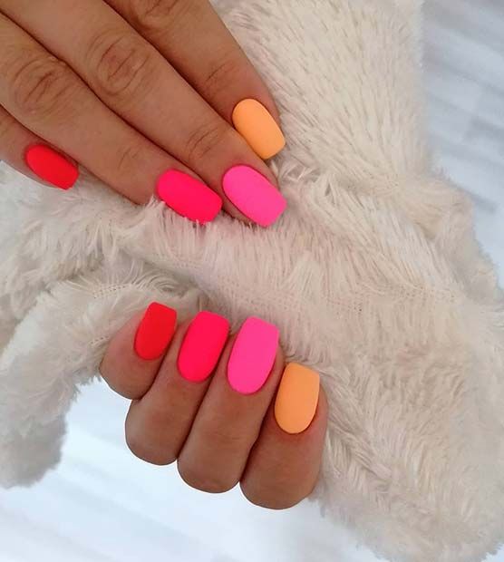 Foto de unhas de cada cor neon foscas