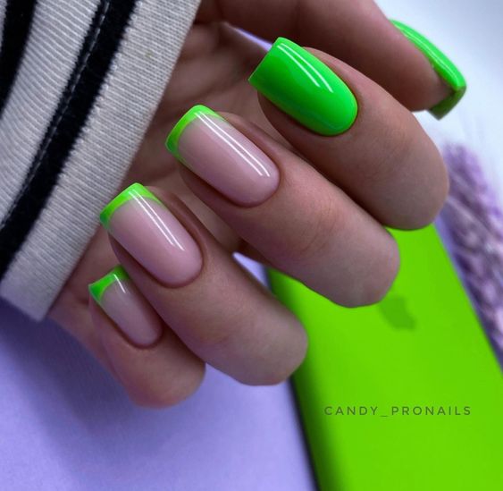 Modelo de unhas neon verde