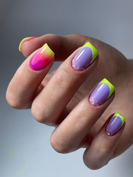 Esmaltação colorida e francesinha neon 