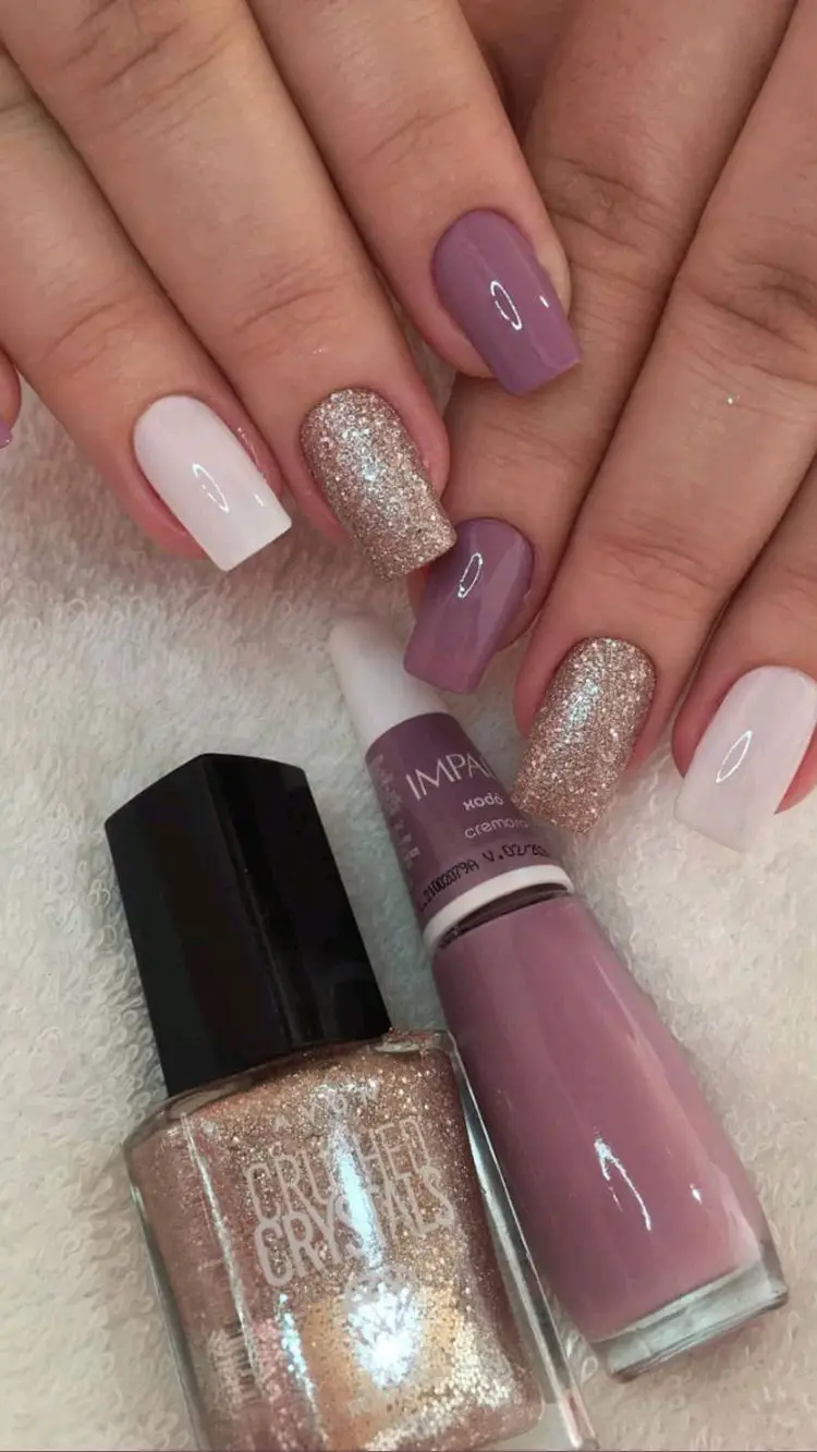 Decoração de unhas com filha única com glitter