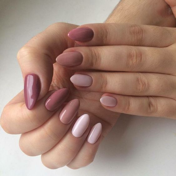 Perfeitas unhas com degrade de tons nude rosa