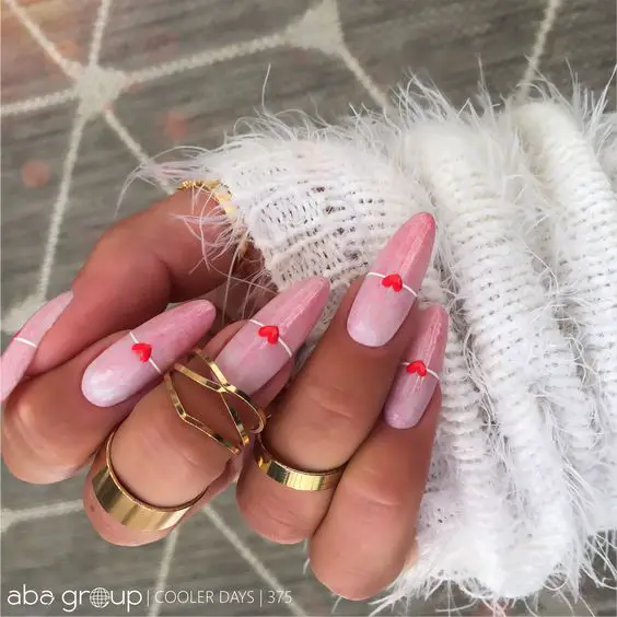 Modelo de Unhas decoradas para o dia dos namorados