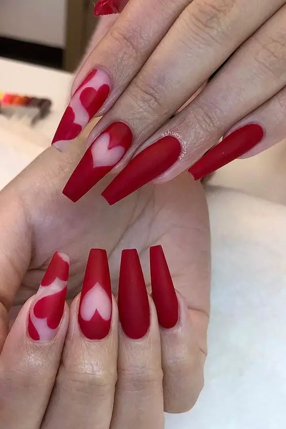 Decoração de unhas para o dia dos namorados vermelhas