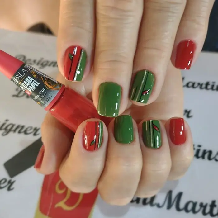 Unhas verde com laranja