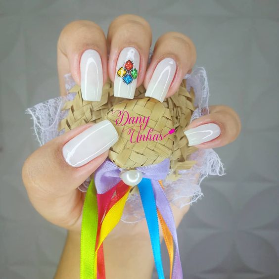 Unhas simples decoradas para festa junina