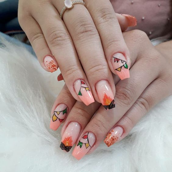 Lindas unhas decoradas para festa junina com fogueira e bandeiras