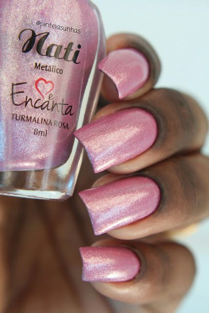 Esmaltação rosa metálico da nati