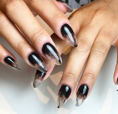 Lindas jelly nails pretas com efeito de mármorizado