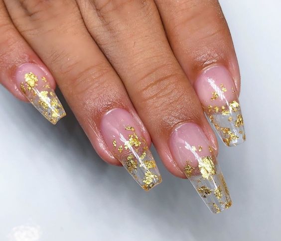 Jelly nails com folhas de ouro