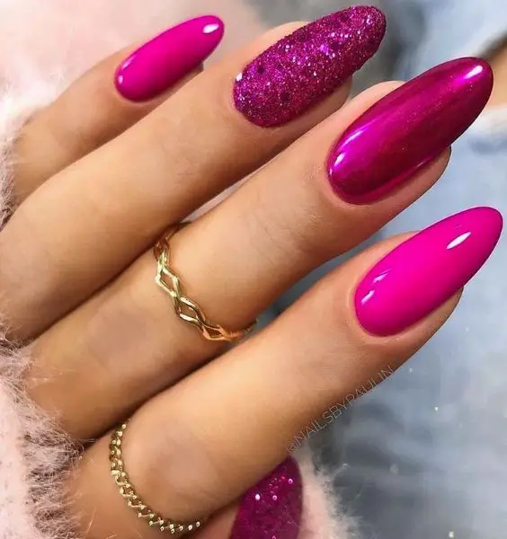 Lindas unhas decoradas 2023 cor de rosa com glitter