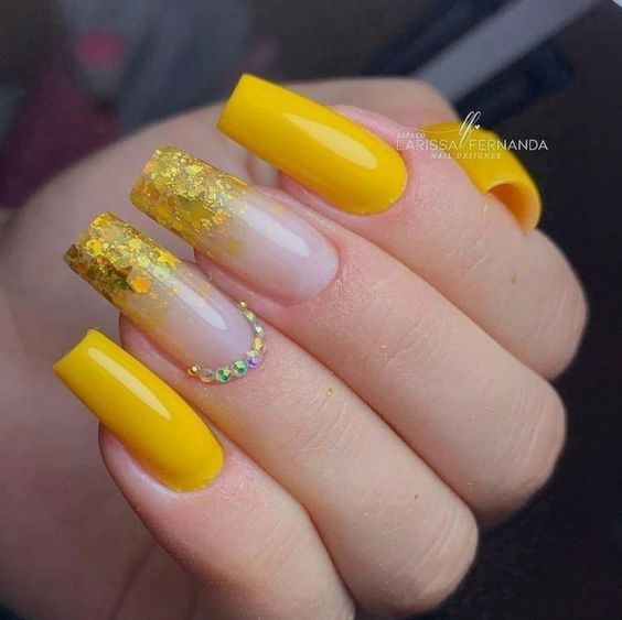 Esmaltação amarela com técnica encapsulada