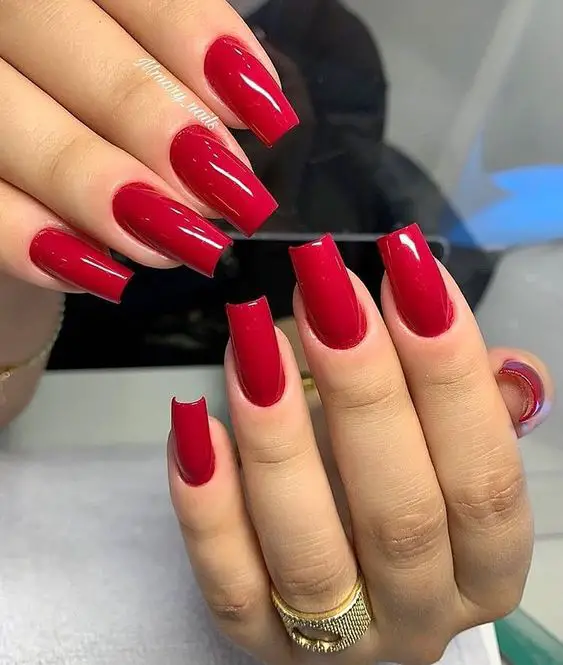 Esmaltação vermelha em gel