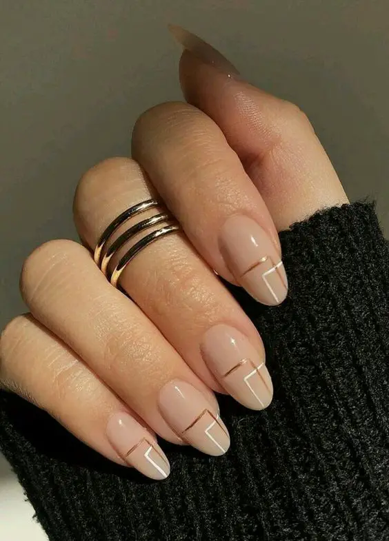 Unhas decoradas 2023 nude geometricas