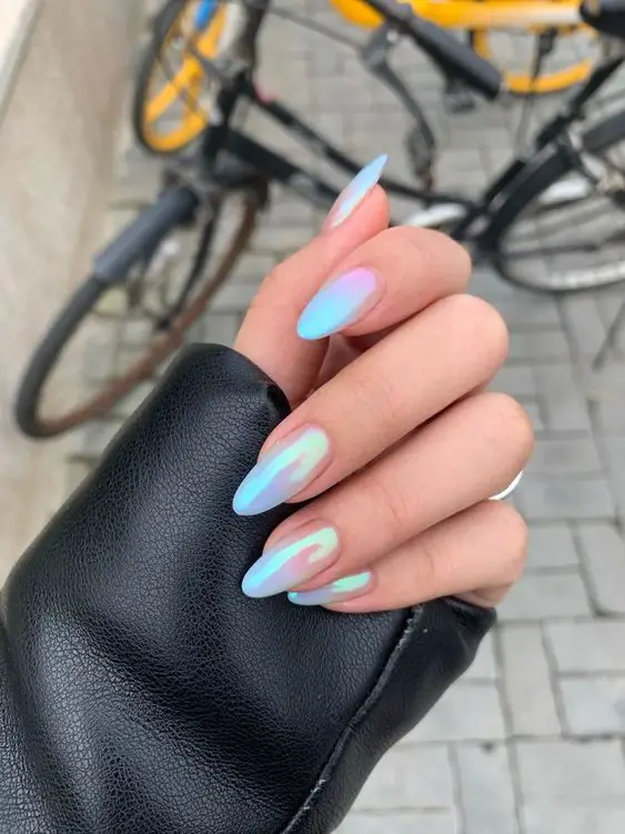 Ideia de Unhas Decoradas Verão 2023 cintilantes