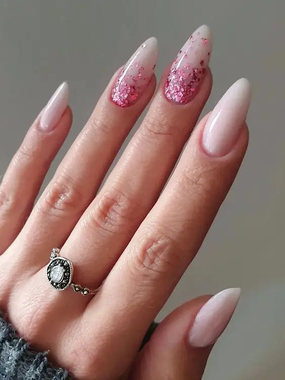 Imagem de unhas com glitter