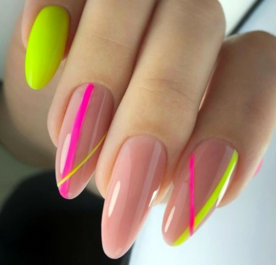 Unhas Decoradas Verão 2023 neon