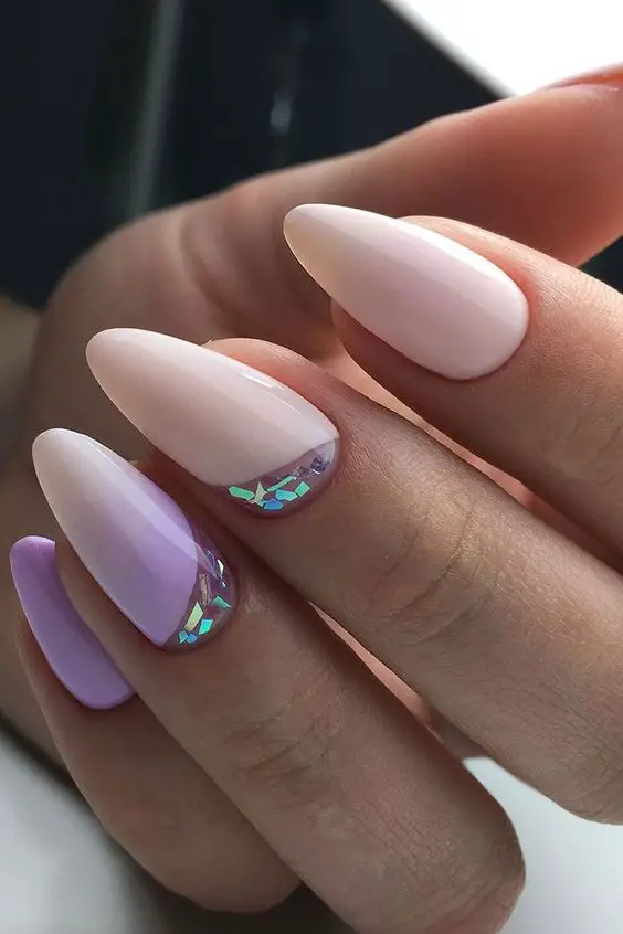 Esmaltação clara lilás e rosa