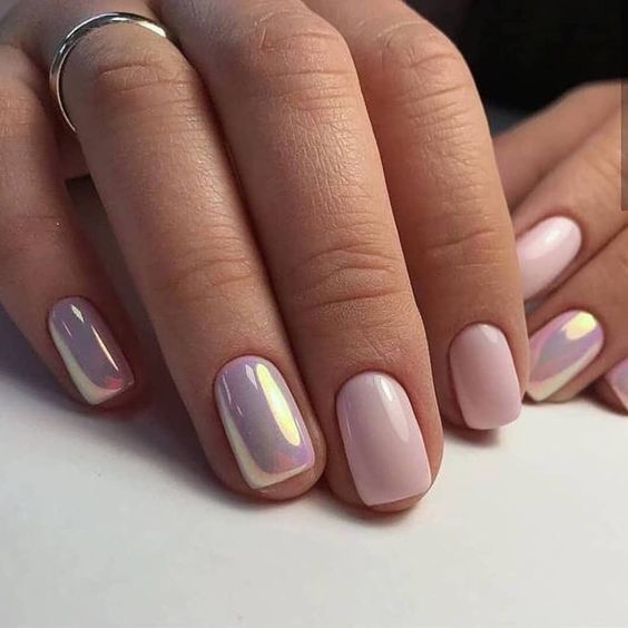 Inspiração de unhas curtas claras