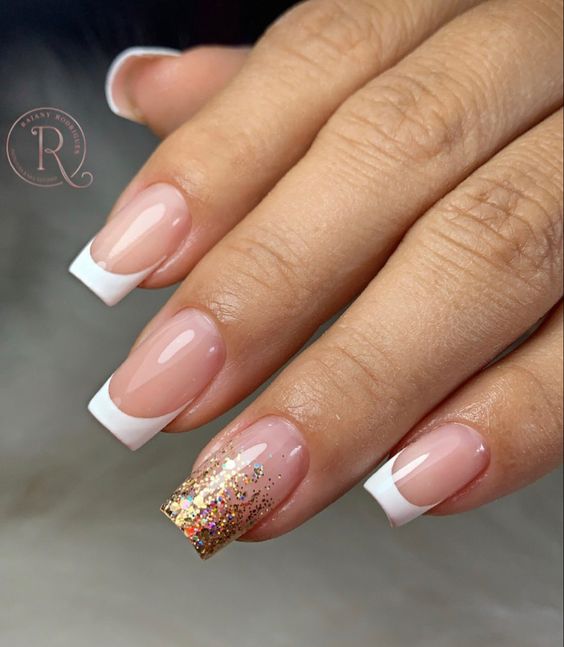 Francesinha encapsulada com glitter dourado