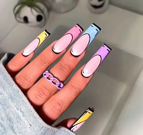 Modelo de unhas coloridas com francesinhas foscas e comic nails