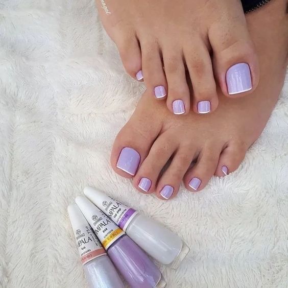 Francesinha lilás com branco e acabamento cintilante para os pés