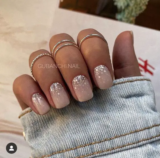 Esmaltação ombre com glitter