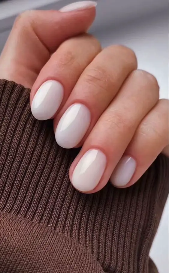 unhas brancas simples e singelas para fazer