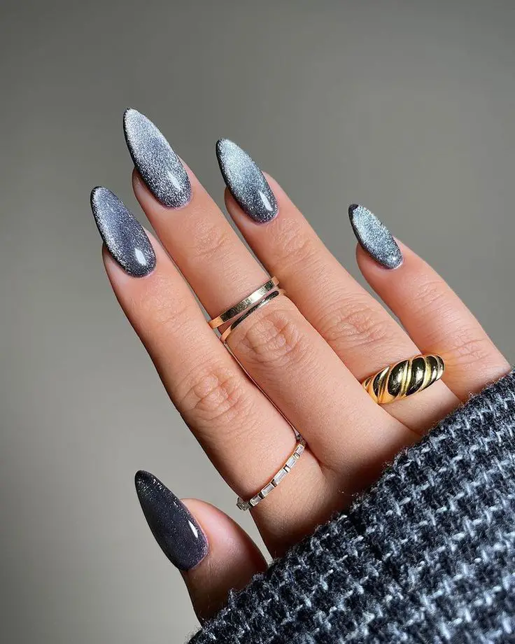 Velvet nails cinza