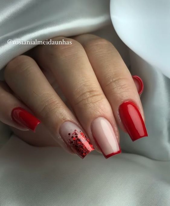 Ideias de unhas com esmaltação vermelha com brilho