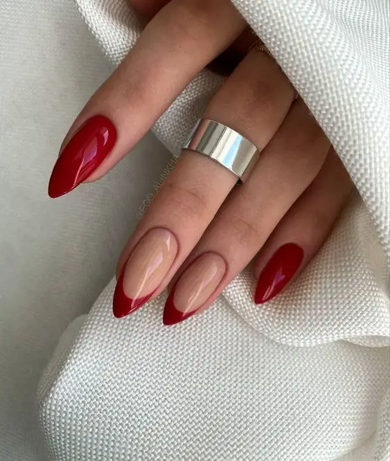 Inspiração de unhas vermelhas com francesinha